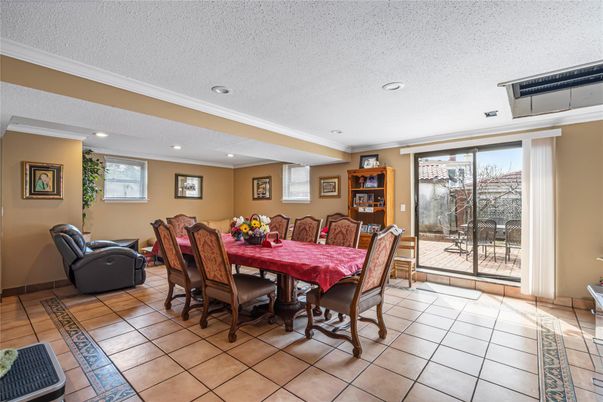 Dining room, Interior, Recessed Lighting