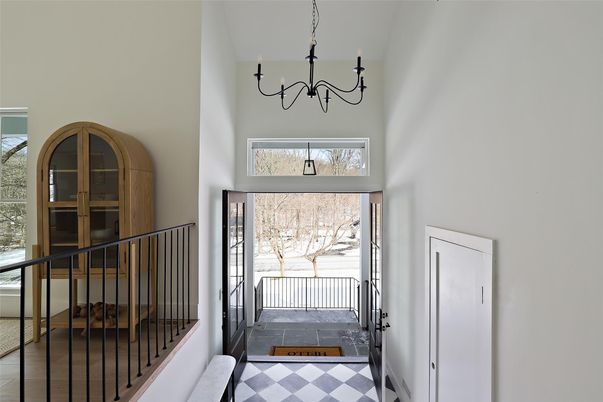 Chandelier, Interior
