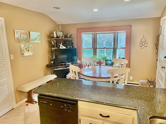 Dining room, Interior, Recessed Lighting