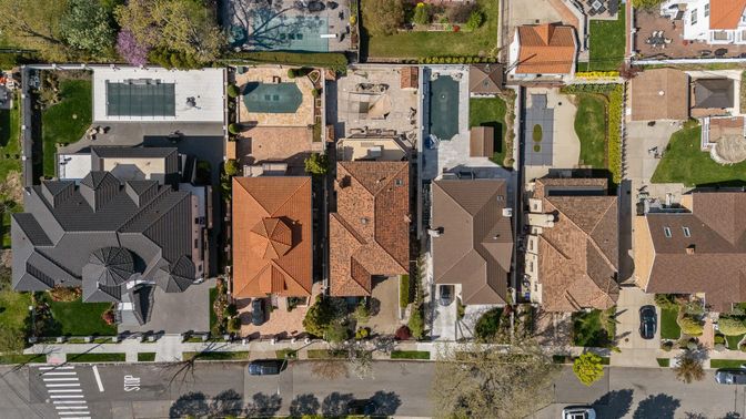 Exterior, Drone