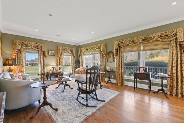 Fitness Equipment, Home Office, Interior, Living room, Recessed Lighting, Wood Texture Flooring