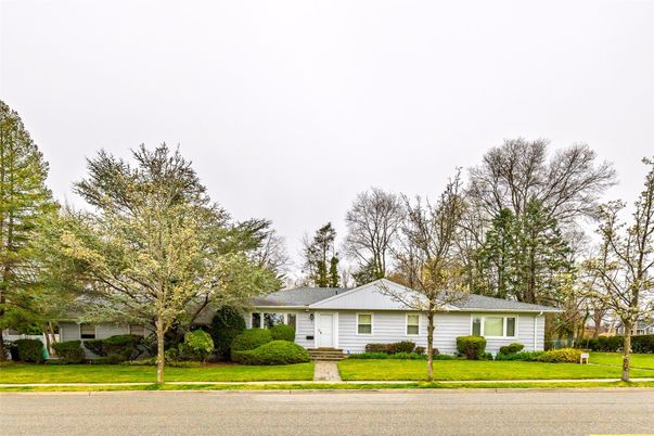 Backyard, Exterior, Facade, Ranch