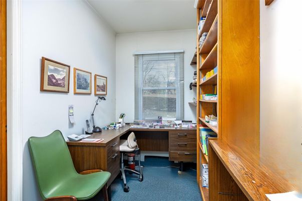 Home Office, Interior