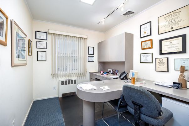 Home Office, Interior