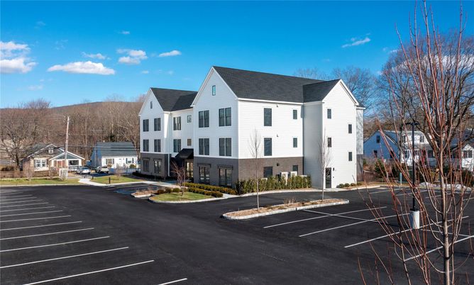 Exterior, Facade, Farmhouse