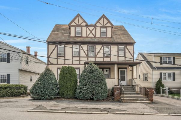 Exterior, Facade, Tudor Revival