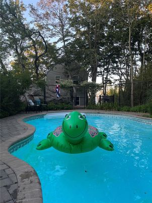 Exterior, Playground, Pool