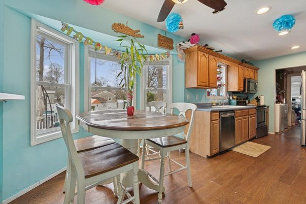 Dining room, Interior, Kitchen, Recessed Lighting, Wood Texture Flooring