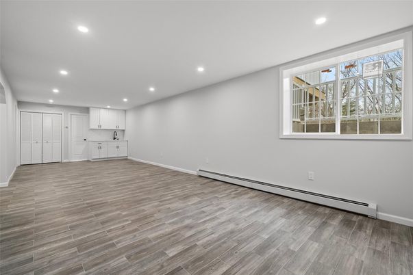 Empty room, Interior, Recessed Lighting, Wood Texture Flooring