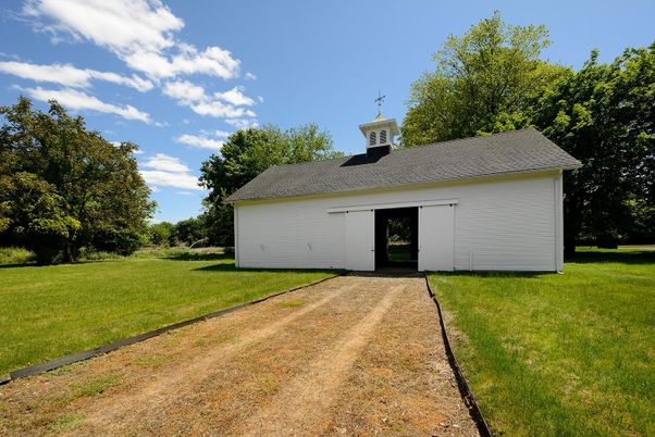 Backyard, Exterior, Facade, Ranch