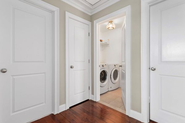 Interior, Utility Closets, Washer, Wood Texture Flooring