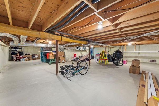 Fitness Equipment, Garage, Interior, Wooden Beams, Wooden Ceilings