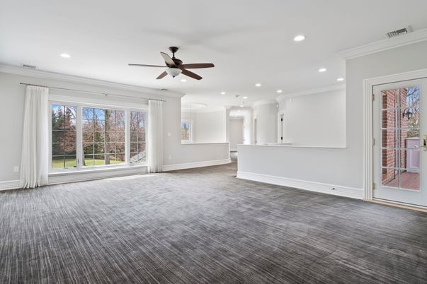 Empty room, Interior, Recessed Lighting
