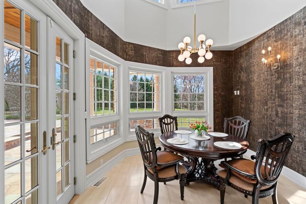 Chandelier, Dining room, Interior, Pendant Lights