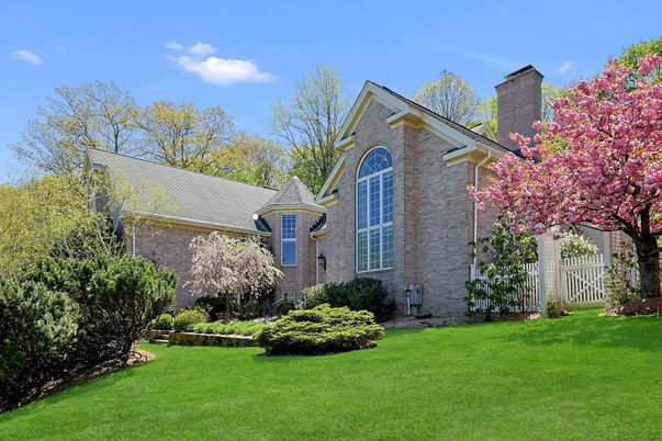 Backyard, Exterior, Facade, Brick Facade, Brick Traditional