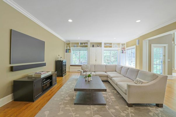 Interior, Living room, Recessed Lighting, Wood Texture Flooring