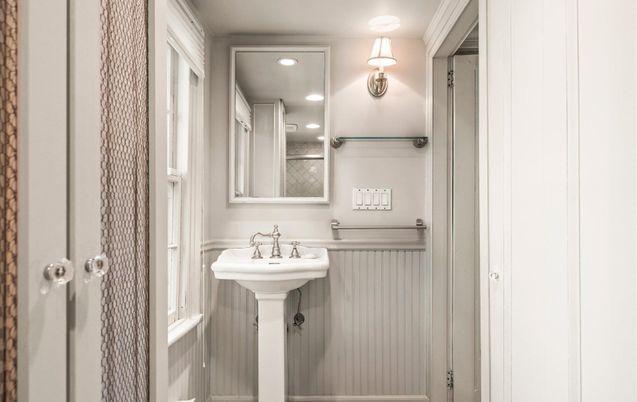 Bathroom, Interior, Recessed Lighting