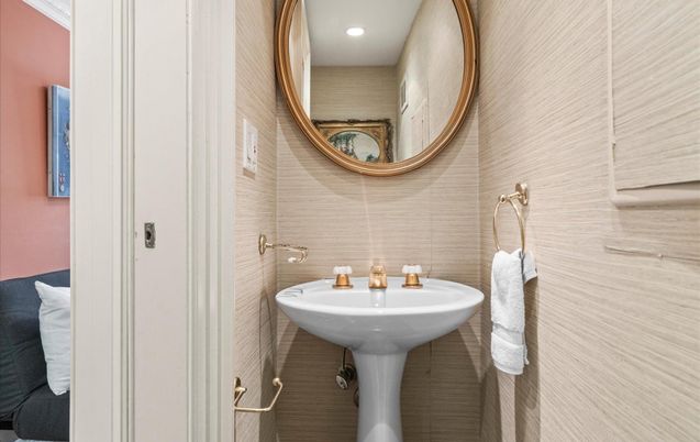 Bathroom, Interior, Recessed Lighting