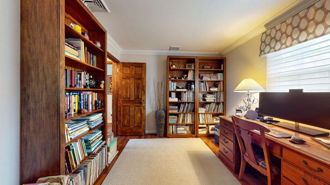 Home Office, Interior