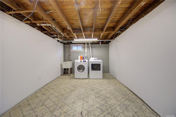 Interior, Washer, Wooden Beams, Wooden Ceilings