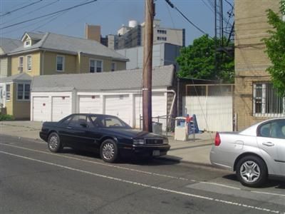 Attached, Exterior, Facade, Rowhouse
