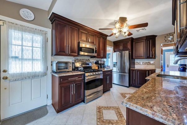 Interior, Kitchen, Stainless Steel Appliances