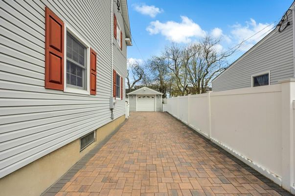 Detached Garage, Exterior