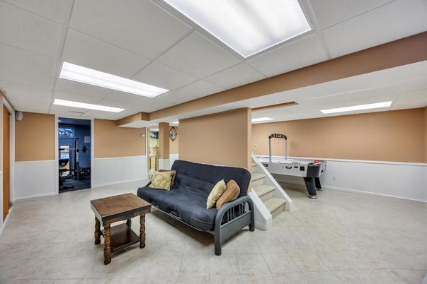 Game Room, Interior, Recessed Lighting