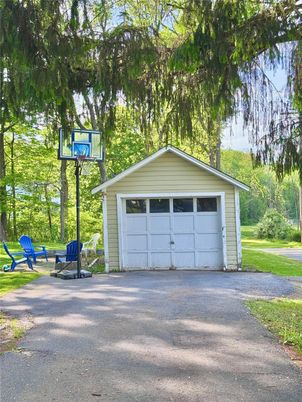 Detached Garage, Exterior