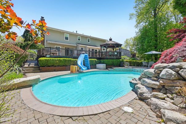 Exterior, Playground, Pool