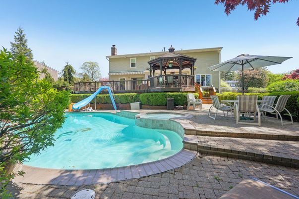 Exterior, Playground, Pool