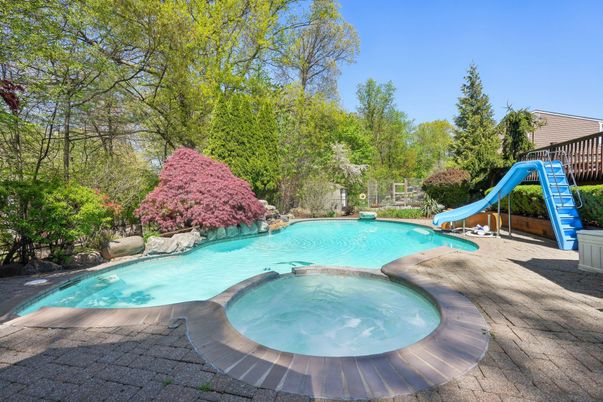 Exterior, Playground, Pool