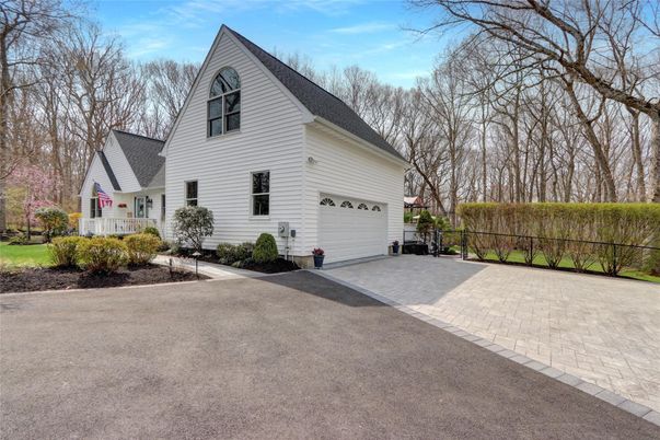 Attached, Exterior, Facade, Farmhouse