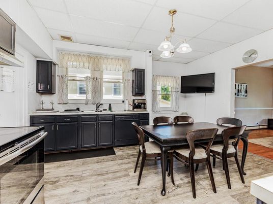 Chandelier, Dining room, Interior, Kitchen, Pendant Lights, Wood Texture Flooring