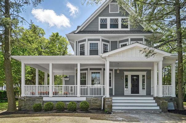 Exterior, Facade, Queen Anne Victorian