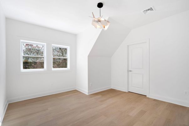 Empty room, Interior, Pendant Lights, Wood Texture Flooring