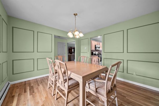 Chandelier, Dining room, Interior, Kitchen, Pendant Lights, Wood Texture Flooring