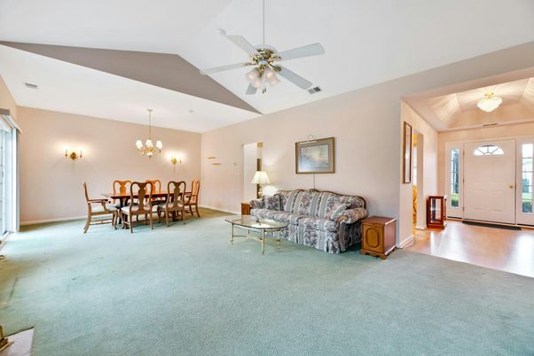 Chandelier, Dining room, Interior, Living room