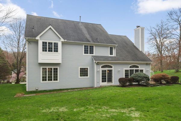 Backyard, Exterior, Facade, Cape Cod