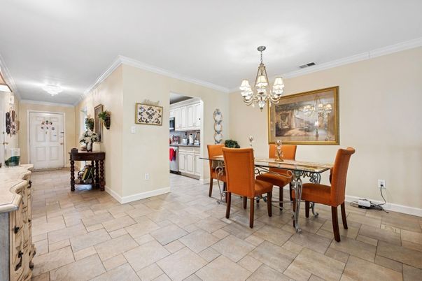 Chandelier, Dining room, Interior, Kitchen