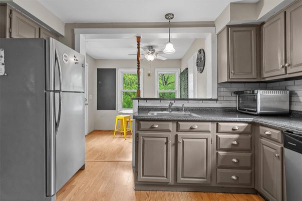 Interior, Kitchen, Pendant Lights, Wood Texture Flooring