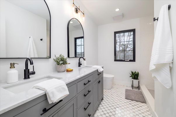 Bathroom, Dual Sink Vanities, Interior, Recessed Lighting