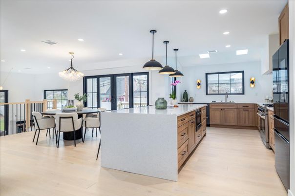 Chandelier, Dining room, Interior, Kitchen, Pendant Lights, Recessed Lighting, Wood Texture Flooring