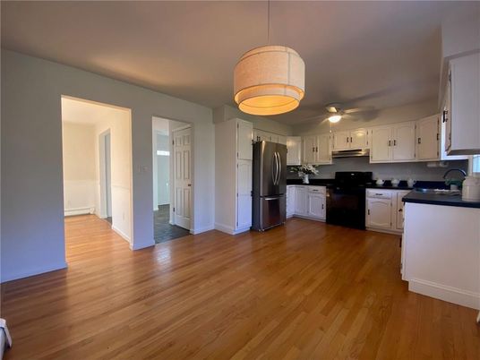 Interior, Kitchen, Pendant Lights, Wood Texture Flooring