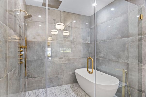 Bathroom, Free Standing Baths, Glass Shower, Interior, Pendant Lights, Recessed Lighting