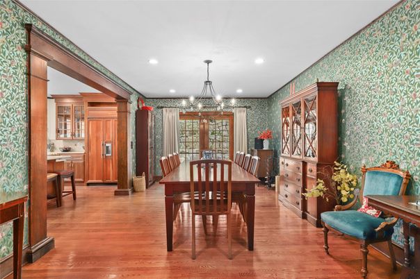Chandelier, Dining room, Interior, Recessed Lighting, Wood Texture Flooring