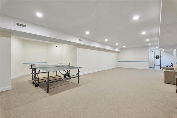 Game Room, Interior, Recessed Lighting