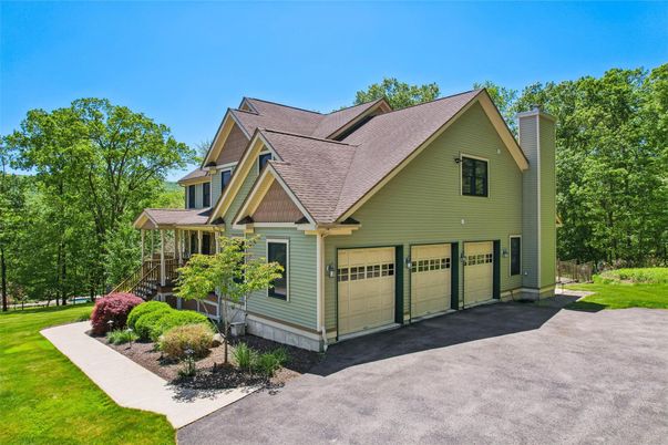Attached, Exterior, Facade, Farmhouse