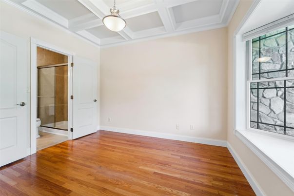 Empty room, Interior, Pendant Lights, Wood Texture Flooring