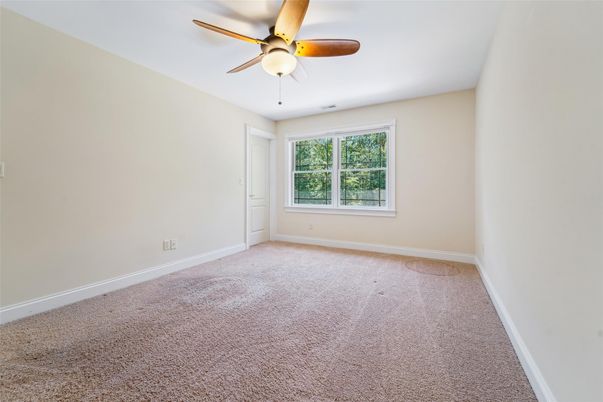 Empty room, Interior